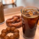 여유로운 아침의 클래식 산책 이미지