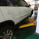 옐로우 터널 이미지