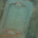 축구장 옆 화단 이미지