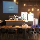 윤배살롱 이미지