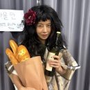 유선, 머리에 꽃 꽂았다…"웃음 담당" 장진 연극 ‘꽃의 비밀’에 자스민 역으로 출연 이미지