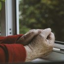 "이제 그만하자.." 요즘 75세 사이에서 퍼지는 이상한 현상 이미지