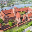 강가의 성 이미지