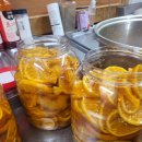 자연을 닮은 소박한 집 이미지