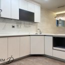 엠.코너 이미지