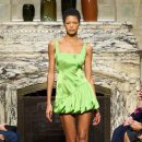 재미있는 패션 트렌드와 스타일링 이미지