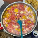 산골짜기 하얀집 이미지