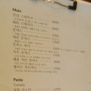 오월에윤 이미지