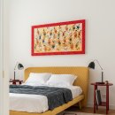 (소품) &#34;액자 하나 걸었을 뿐인데..&#34; SNS에서 난리난 거실 인테리어 정체 이미지