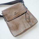 조르지오아르마니 - 동구 동부로 149 | 조르지오 아르마니 남성 크로스백 내돈내산 후기 명품 감성과 실용성을 모두 갖춘 브라운 가방을 안경사...