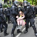 독일도 ‘극우 몸살’… 경찰, 반대시위 해산 이미지