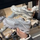 모터트렌드 | [내돈내산] 나이키(nike) 보메로5 사러 갔다가 모터 2K 산 이유 (직접 신어보고 충격받음) | 사이즈 팁...