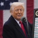 &#39;트럼프 관세&#39; 제동 걸리나… 대법관 &#34;관세는 의회 권한&#34;﻿ 이미지