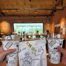 쏟아지는 컵 이미지