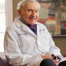 101살 세계 최고령 현직 의사가 말하는 ‘예리한 두뇌를 유지하는 방법 셋’ 이미지