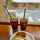 더블유스타일 | ​🥐 보정동 카페거리 빵지순례! 더블유스타일 대파치즈소금빵 & 버터떡 솔직후기 ☕