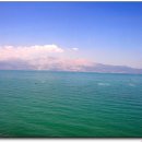 하늘과 물빛이 하나 된 에이르디르 호수 이미지