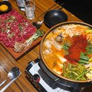 오늘한잔어때 | 신선한 육회에 한잔하기 좋은 새절역 술집 육회어때