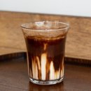 작은 유리잔 이미지