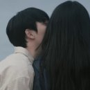 [팝업★]나영석PD 보고 있나..이영지X도경수 &#39;깜짝 볼뽀뽀&#39; MV 반응 폭발→인급동 1위 이미지