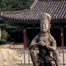 평창 월정사 석조보살좌상 경향신문