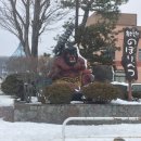 도깨비마을 동상 앞 이미지