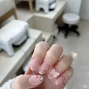 HARIBBUU :: 홍대역 네일아트 내돈내산 솔직 후기, 다혜킴네일 핑크 프렌치 키티네일 !