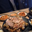 돼순이네왕족발 이미지