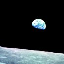 ‘창백한 푸른 점(Pale blue dot)’ 지구, 하지만 저곳에 사람이 산다. 무한한 가능성을 품고 이미지