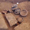 토탈장례 운송사업 | 철기 시대부터 로마 제국까지: 어린이 무덤, 키스하는 조각상, 그리고 800점 고대 유물