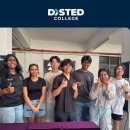DISTED-The SRC Open Mic Series provided students 이미지