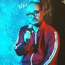 두 남자의 포옹 이미지