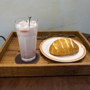 데이롱카페부천미리내점 | 부천 신중동역 카페 소금빵 버터떡 맛집 디저트모먼트 주차 내돈내산 솔직후기