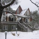 벤치하우스 이미지