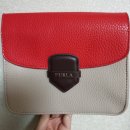 훌라(Furla), 필라(Fila), 조성아, 탐스, 끌레드벨, 폴스부띠끄, 키엘 파우치 판매 이미지