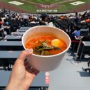 대전한화생명볼파크 맛집 더본테이스티 삼겹살, 중앙 탁자석 시야 후기