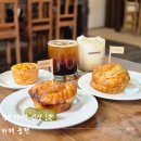 경북여인숙 | 경주 터미널근처 신상 LP카페 유럽감성의 미트파이 맛집 &#39;룸펜&#39; 내돈내산후기