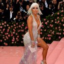 제니퍼로페즈 Met gala 2019 드레스 이미지