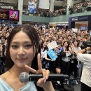 [F1] 윌리엄스와 함께 일정을 소화한 트와이스 쯔위 이미지