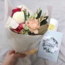 [리브메이트 X kukka 이벤트 후기] 꽃 정기구독 : 일상에서의 한 줄기 빛-