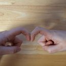 '손가락을 붙여보세요'' 손끝으로 폐암인지 자가 점검할 수 있습니다. 이미지