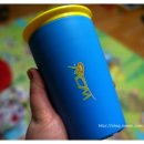 쏟아지는 컵 이미지