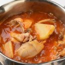 얼큰 매운 닭고기찌개 만들기 이미지