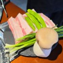 영남레져스포츠 | ​[부산 해운대 맛집] 4박 5일 여행 중 최고였던 인생 삼겹살, 구워주는 고깃집 '초일육' 내돈내산 솔직후기!