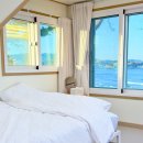 도서관 마당에서 가을 숲 캠핑 이미지