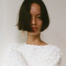 여름에 어울리는 투명 가죽백 이미지