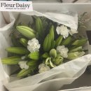 [12월 재능나눔] 크리스마스 생화 트리 만들기 | 소율스튜디오 웨딩 촬영 백합 생화 부케