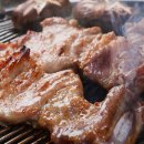 미소 먹으면 돼지 이미지