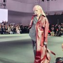 김주한 | 서울패션위크 데일리미러 26FW 컬렉션 다양한 소재와 레이어링의 조화 커머셜 시장에서의 판매도 기대...