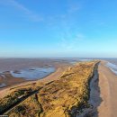 잉글랜드의 해변, 폭포, 계곡 사진을 수록한 가이드북은 비경을 보여준다 이미지